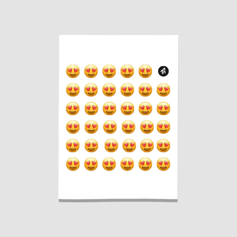 Gözlerinden Kalp Çıkan Emoji Tasarımlı Tek Sayfa 35 Parça Okul Stickerı