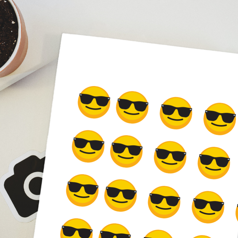 Güneş Gözlüklü Emoji Tasarımlı A4 Kağıt 41'li Çocuk Sticker Seti