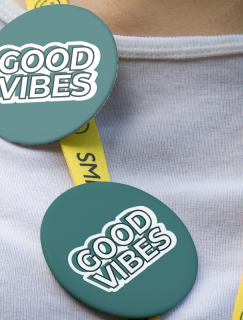 Good Vibes Yazılı 44MM İğneli Rozet