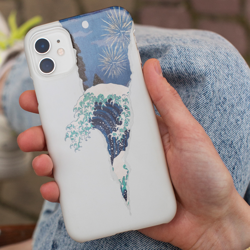 Hokusai Büyük Dalga Kolaj Tasarımlı Beyaz iPhone 13 Telefon Kılıfı