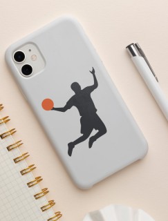 Smaç Basan Basketbolcu Tasarımlı iPhone 13 Telefon Kılıfı
