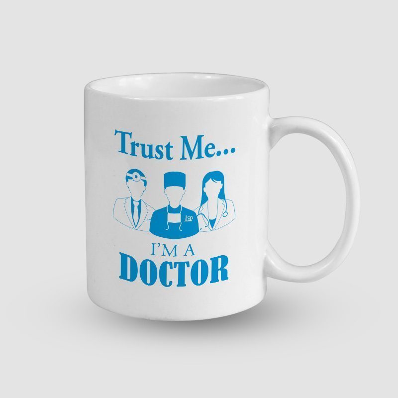 Trust Me I am a Doctor Yazılı Beyaz Porselen Kupa Bardak