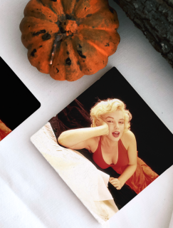 Kırmızı Elbiseli Marilyn 4lü Doğal Taş Kare Bardak Altlığı